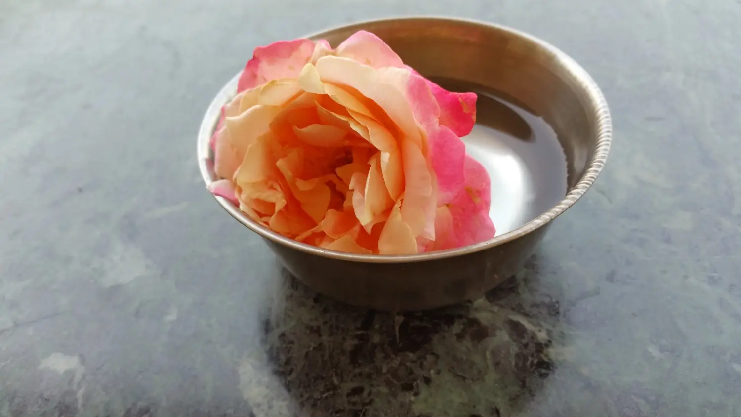 Rosa und orange Blume von MAGIC TAROT